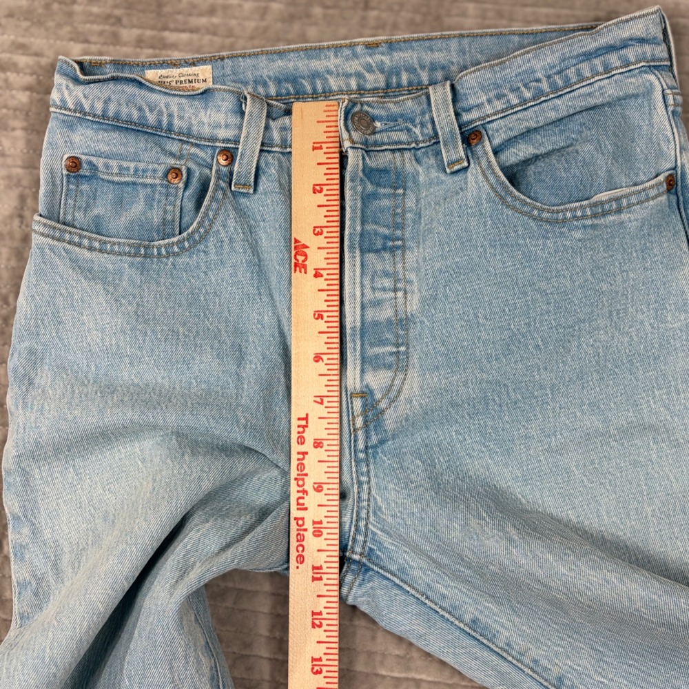 Levis Premium 501 Original Fit Light Wash Straight Leg Button Fly Jeans W28 L28 - Picture 5 of 11